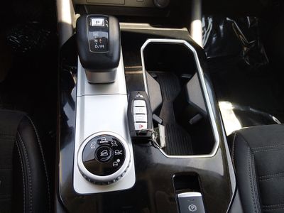 2025 Mitsubishi Outlander - Photo 15