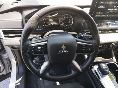 2025 Mitsubishi Outlander - Photo 12