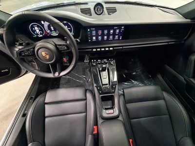2025 Porsche 911 — photo 15 view