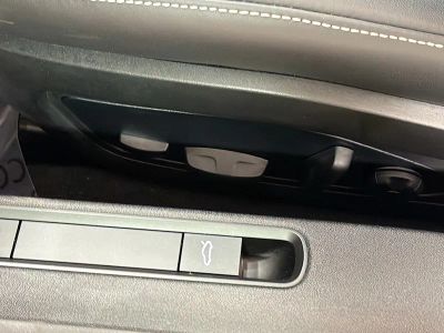 2025 Porsche 911 — photo 23 view