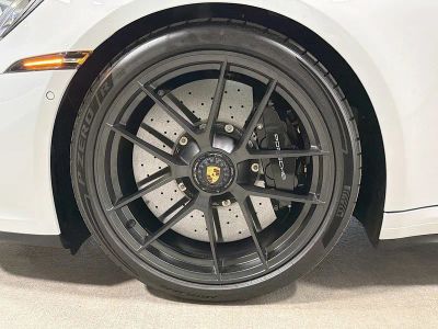 2025 Porsche 911 — photo 39 view