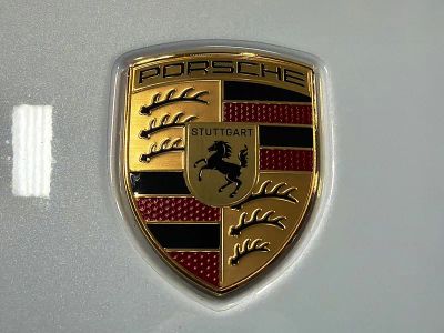2025 Porsche 911 — photo 12 view