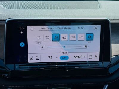 2026 Volkswagen Atlas — photo 14 view