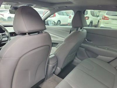 2024 Hyundai Elantra — photo 27 view