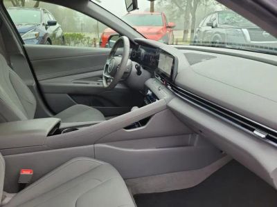 2024 Hyundai Elantra — photo 33 view