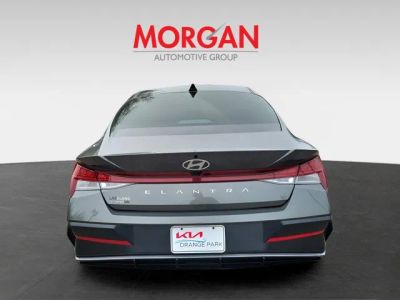 2024 Hyundai Elantra — photo 8 view