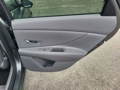 2024 Hyundai Elantra — photo 32 view