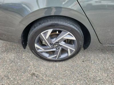 2024 Hyundai Elantra — photo 7 view