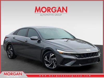 2024 Hyundai Elantra SEL in Gray — front three-quarter view