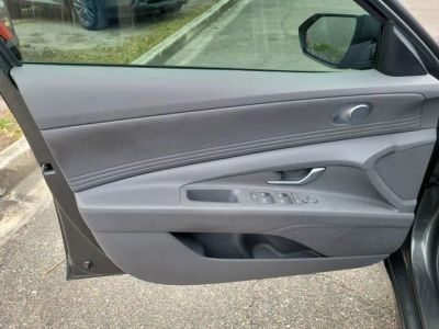 2024 Hyundai Elantra — photo 9 view