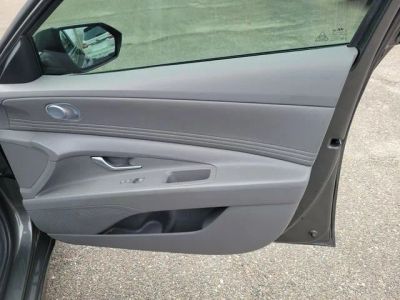 2024 Hyundai Elantra — photo 35 view