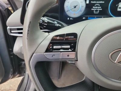 2024 Hyundai Elantra — photo 15 view