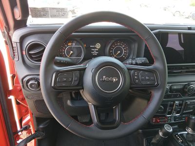 2024 Jeep Wrangler - Photo 12