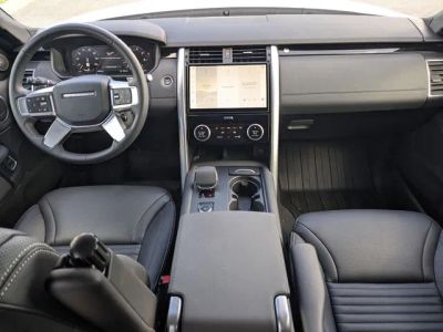2025 Land Rover Discovery — photo 16 view