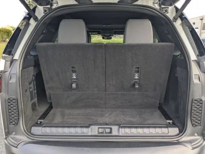 2025 Land Rover Discovery — photo 12 view