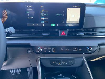 2026 Kia Carnival — photo 11 view