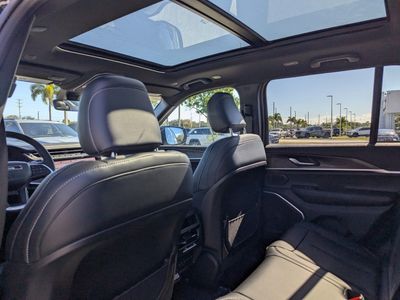 2026 Jeep Grand Cherokee — photo 9 view