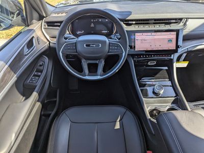2026 Jeep Grand Cherokee — photo 11 view
