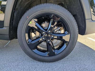 2026 Jeep Grand Cherokee — engine compartment view