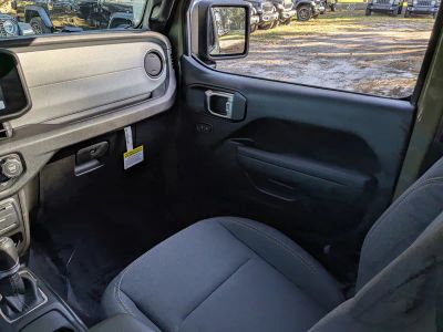 2026 Jeep Wrangler — photo 19 view