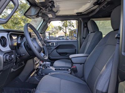2026 Jeep Wrangler — photo 22 view
