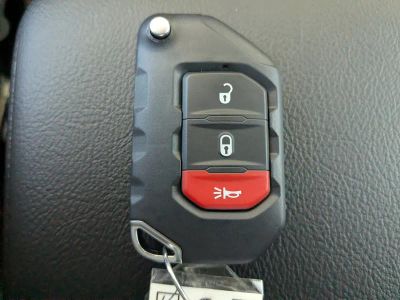 2026 Jeep Wrangler — photo 32 view