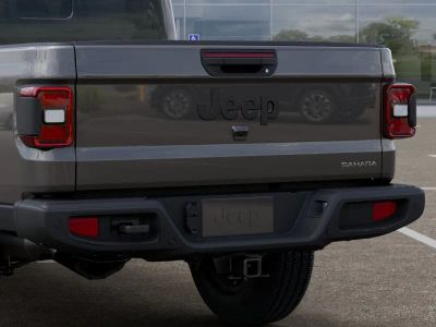 2026 Jeep Gladiator — photo 13 view