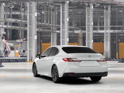 2026 Toyota Camry - Photo 9
