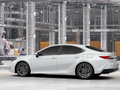 2026 Toyota Camry - Photo 7