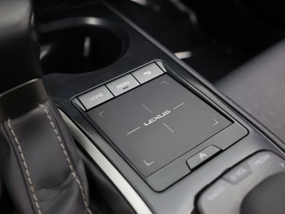 2021 Lexus UX - Photo 28