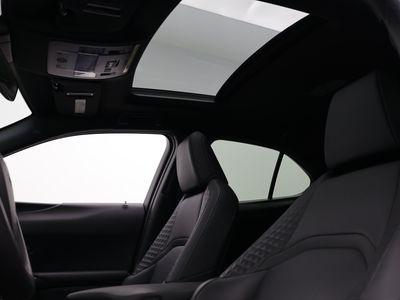 2021 Lexus UX - Photo 5