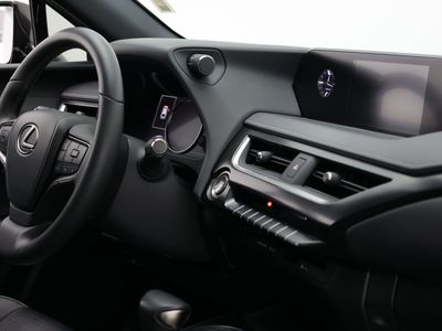 2021 Lexus UX - Photo 47