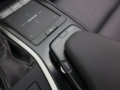 2021 Lexus UX - Photo 29