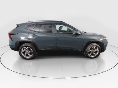2025 Chevrolet Trax - Photo 8