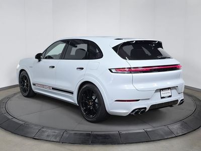 2026 Porsche Cayenne E-Hybrid - Photo 3