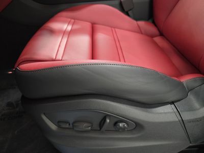 2026 Porsche Cayenne E-Hybrid - Photo 23