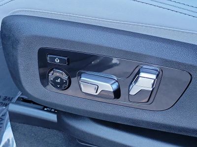 2026 BMW X5 — photo 24 view