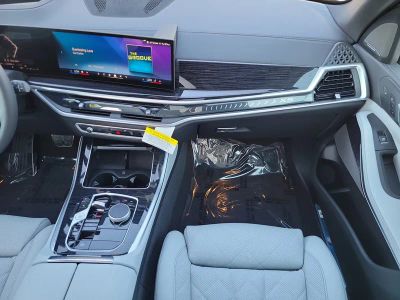 2026 BMW X5 — photo 17 view