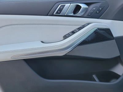 2026 BMW X5 — photo 19 view