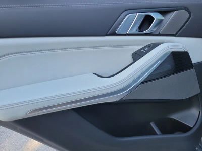 2026 BMW X5 — photo 11 view