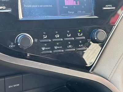 2018 Toyota Camry - Photo 12