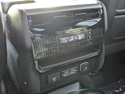 2026 Jeep Grand Wagoneer — photo 16 view