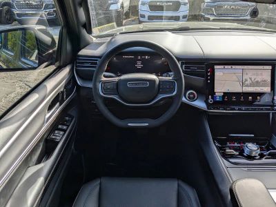 2026 Jeep Grand Wagoneer — photo 18 view