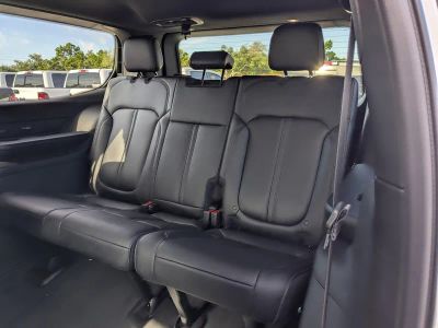 2026 Jeep Grand Wagoneer — photo 15 view