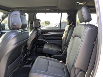 2026 Jeep Grand Wagoneer — photo 14 view
