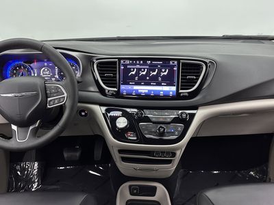 2024 Chrysler Pacifica - Photo 25