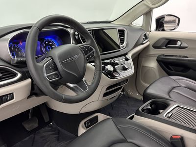 2024 Chrysler Pacifica - Photo 8