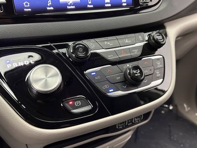 2024 Chrysler Pacifica - Photo 14