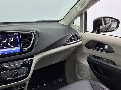 2024 Chrysler Pacifica - Photo 26