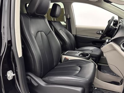 2024 Chrysler Pacifica - Photo 32